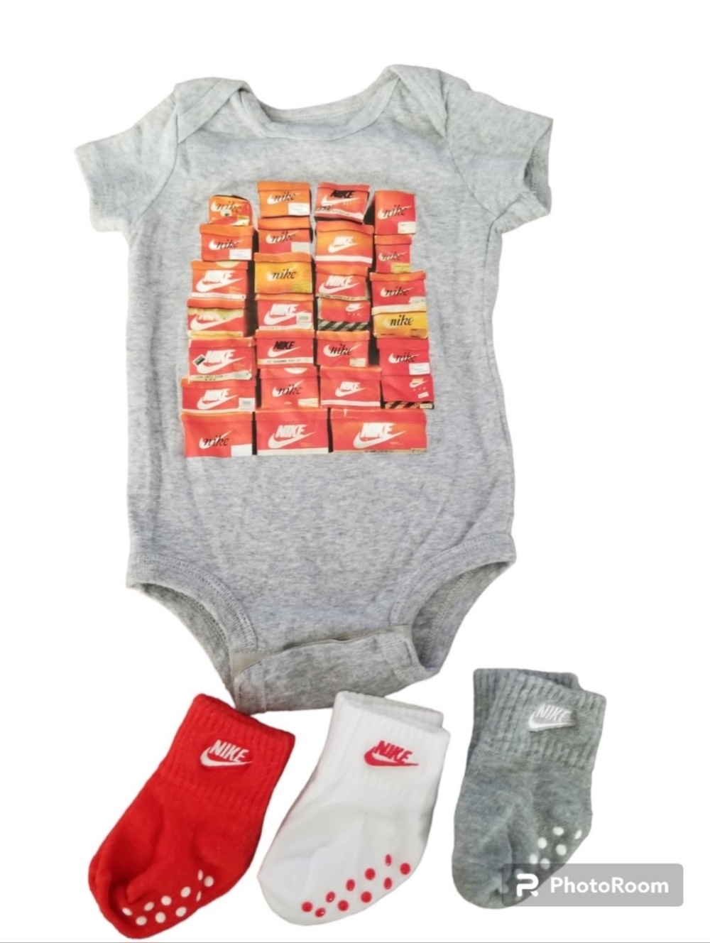 Baby Boy Nike Onesie & 3 Nike Socks 0-6 Months